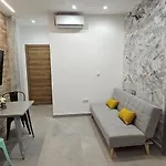 Jl A Y B Apartamento