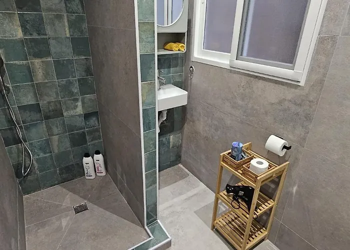 Jl A Y B Apartmán *
